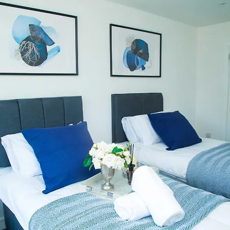 Bridge Court: Luxury Canal-view With Parking * Birmingham