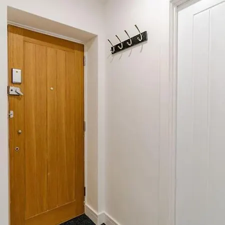 Bridge Court: Luxury Canal-view With Parking * Birmingham